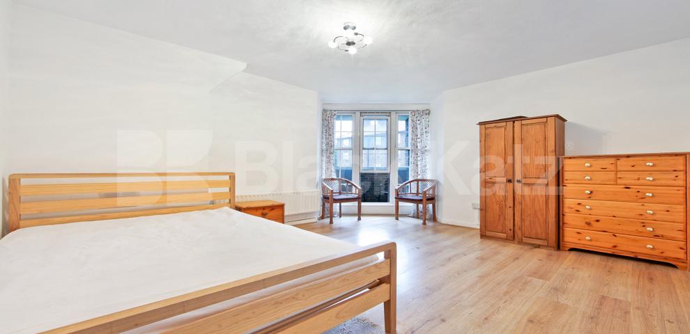 			LET , 3 Bedroom, 1 bath, 1 reception Apartment			 Mawbey Road, SE1